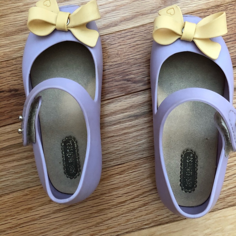 Mini melissa size 8